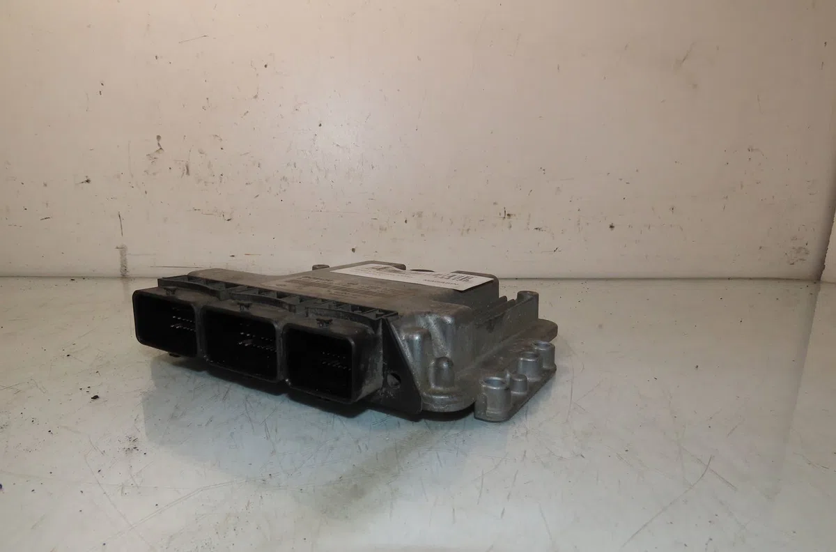 Calculateur moteur Renault MEGANE II (BM0-1_, CM0-1_) 1.9 dci (2005-2009) occasion — photo 2