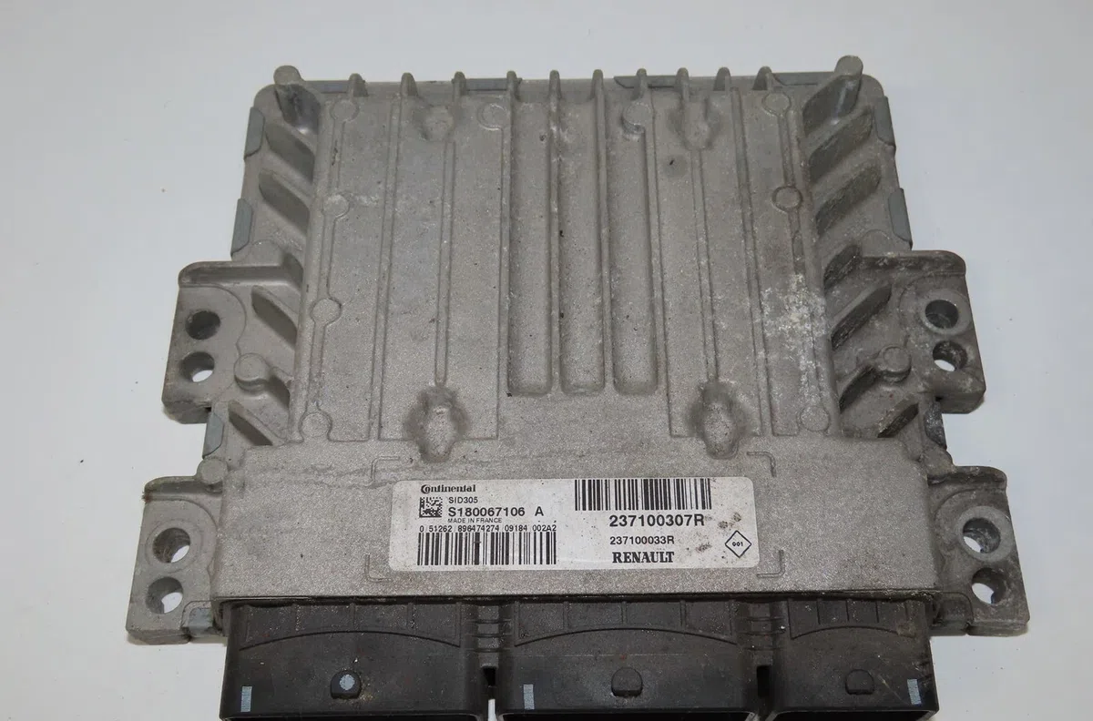 Calculateur moteur Renault MEGANE III 3-5 portes (BZ0-1_, B3_) 1.5 dci (2009) 5 portes occasion — photo 3