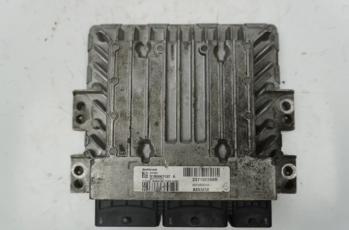 Calculateur moteur Renault MEGANE III 3-5 portes (BZ0-1_, B3_) 1.5 dci (bz09, bz0d, bz1w, bz29, bz14) (2009) 5 portes occasion