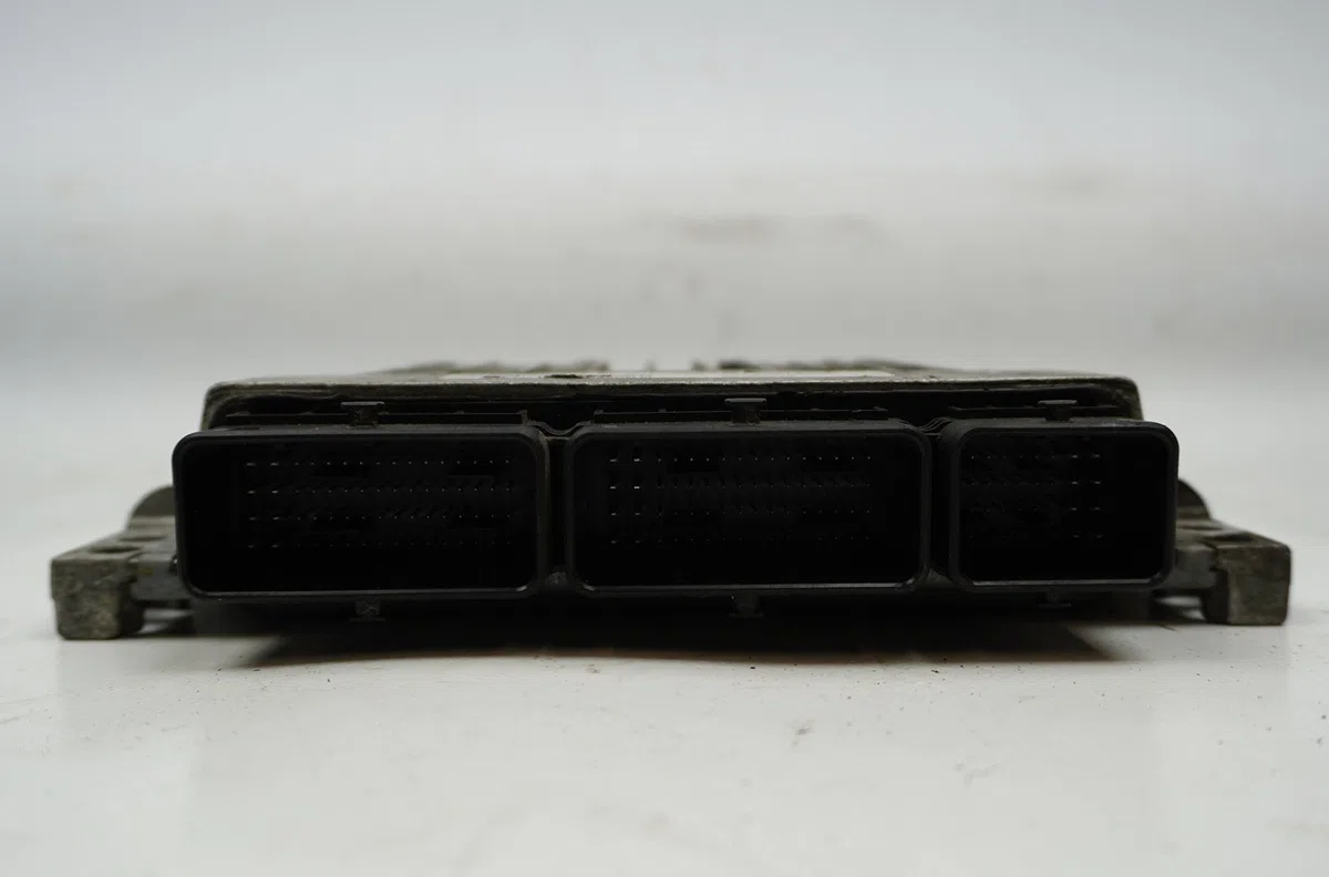 Calculateur moteur Renault MEGANE III 3-5 portes (BZ0-1_, B3_) 1.5 dci (bz09, bz0d, bz1w, bz29, bz14) (2009) 5 portes occasion — photo 4