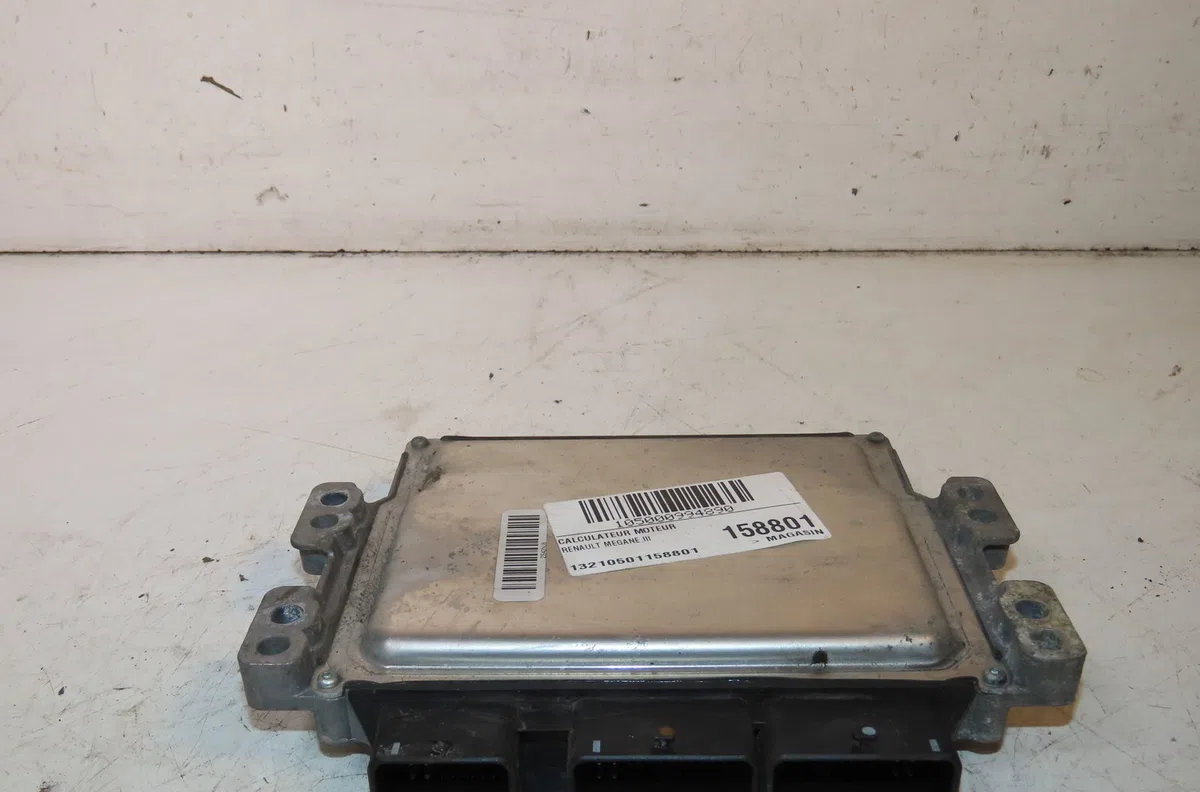 Calculateur moteur Renault MEGANE III 3-5 portes (BZ0-1_, B3_) 1.5 dci (bz0c) (2008-2015) 5 portes occasion — photo 2