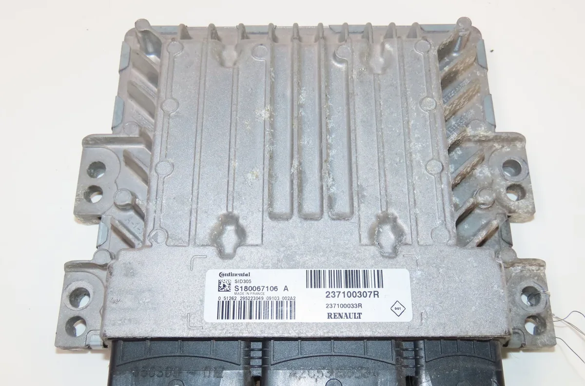 Calculateur moteur Renault MEGANE III Coupé (DZ0-1_) 1.5 dci (dz0b) (2009) occasion