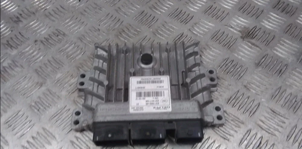 Calculateur moteur Renault MEGANE III Coupé (DZ0-1_) 1.5 dci (dz0c, dz1a) (2008-2015) occasion