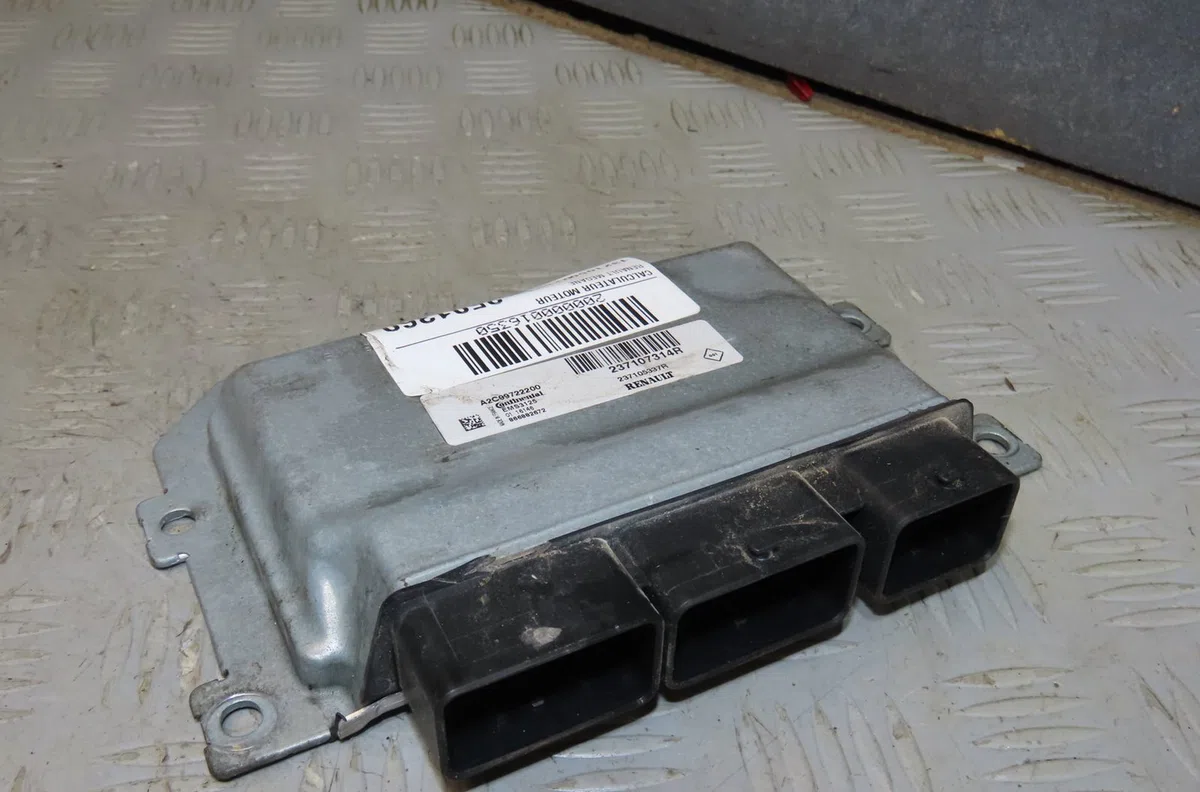 Calculateur moteur Renault MEGANE III Coupé (DZ0-1_) 2.0 r.s. (2008) occasion — photo 2