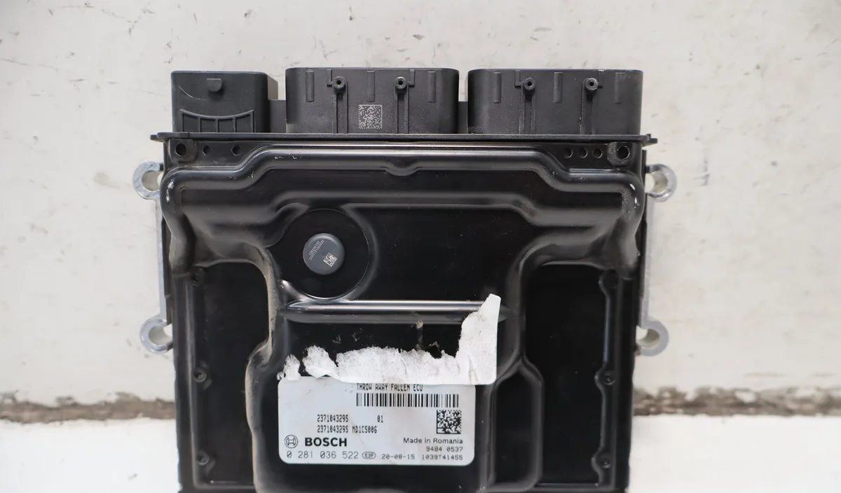 Calculateur moteur Renault MEGANE IV 3-5 portes (B9A-M-N_) 1.5 blue dci 95 (b9a2) (2018) occasion