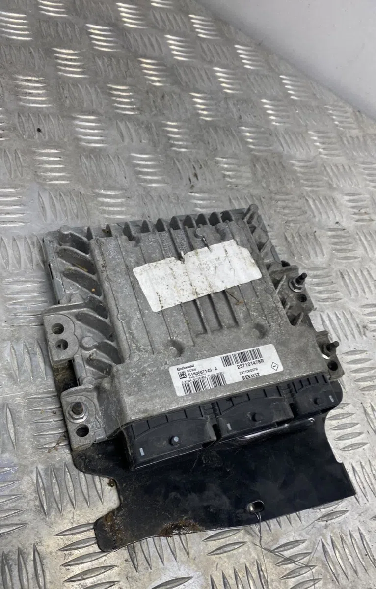 Calculateur moteur RENAULT SCENIC 3 PHASE 1 occasion — photo 2