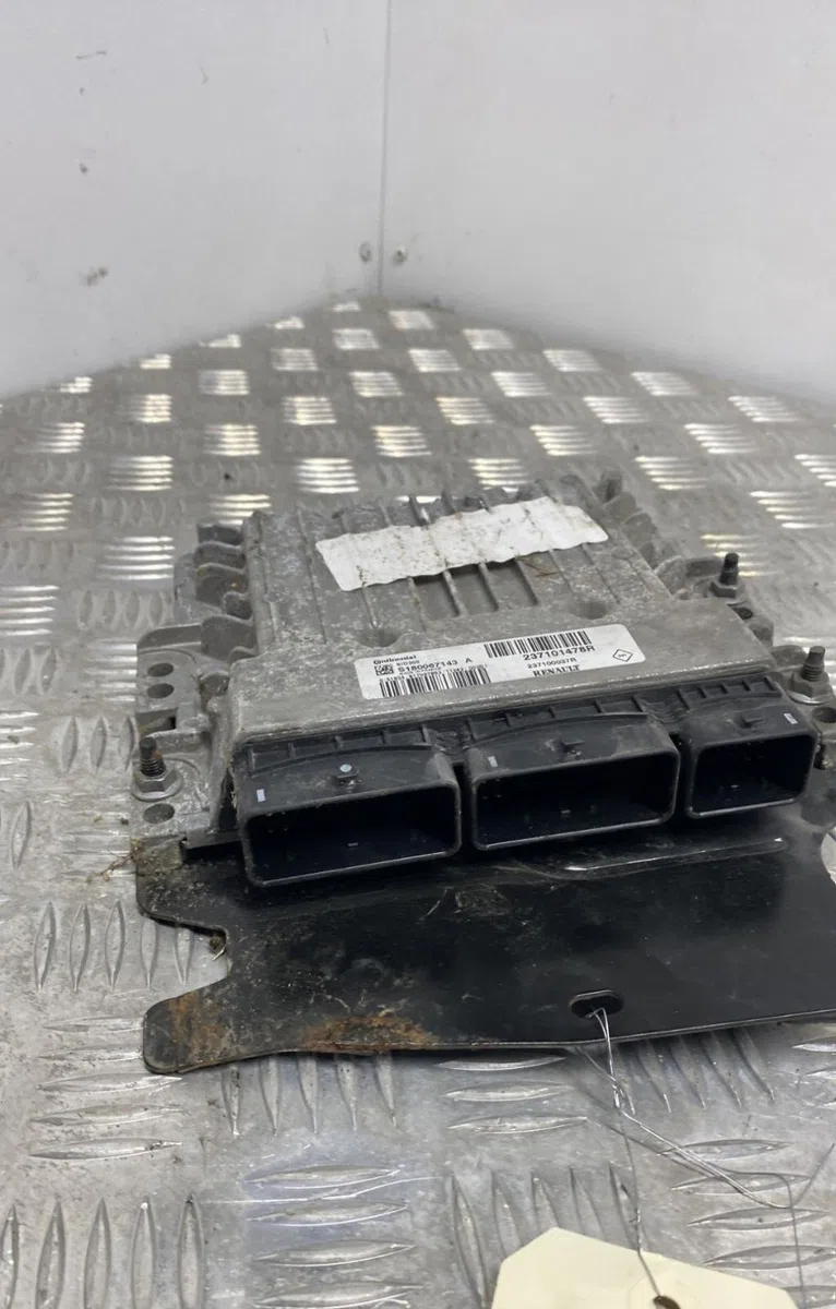 Calculateur moteur RENAULT SCENIC 3 PHASE 1 occasion — photo 3