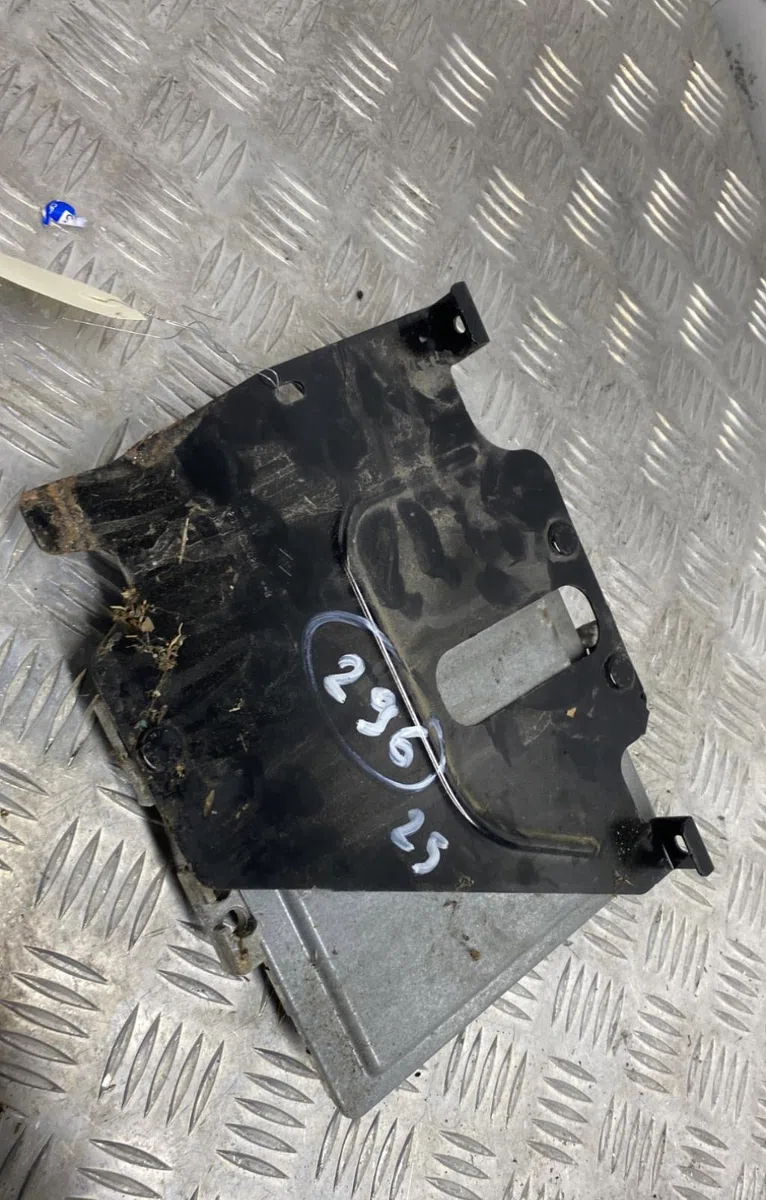 Calculateur moteur RENAULT SCENIC 3 PHASE 1 occasion — photo 4