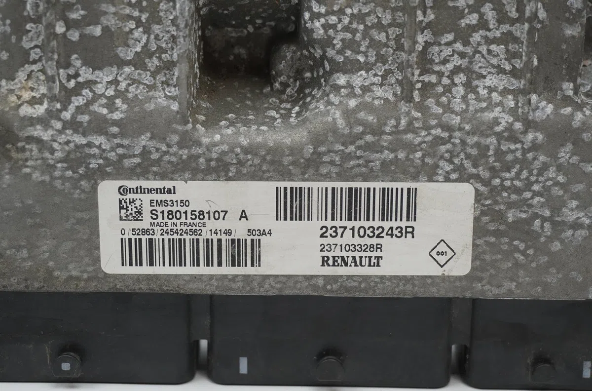 Calculateur moteur Renault SCÉNIC III (JZ0-1_) 1.2 tce (jz16) (2013) occasion — photo 2