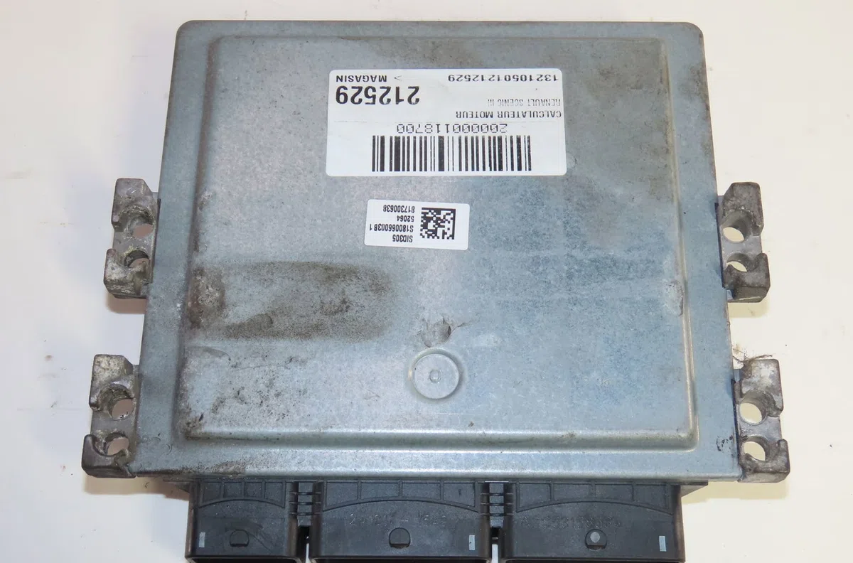 Calculateur moteur Renault SCÉNIC III (JZ0-1_) 1.5 dci (2009) 5 portes occasion — photo 4