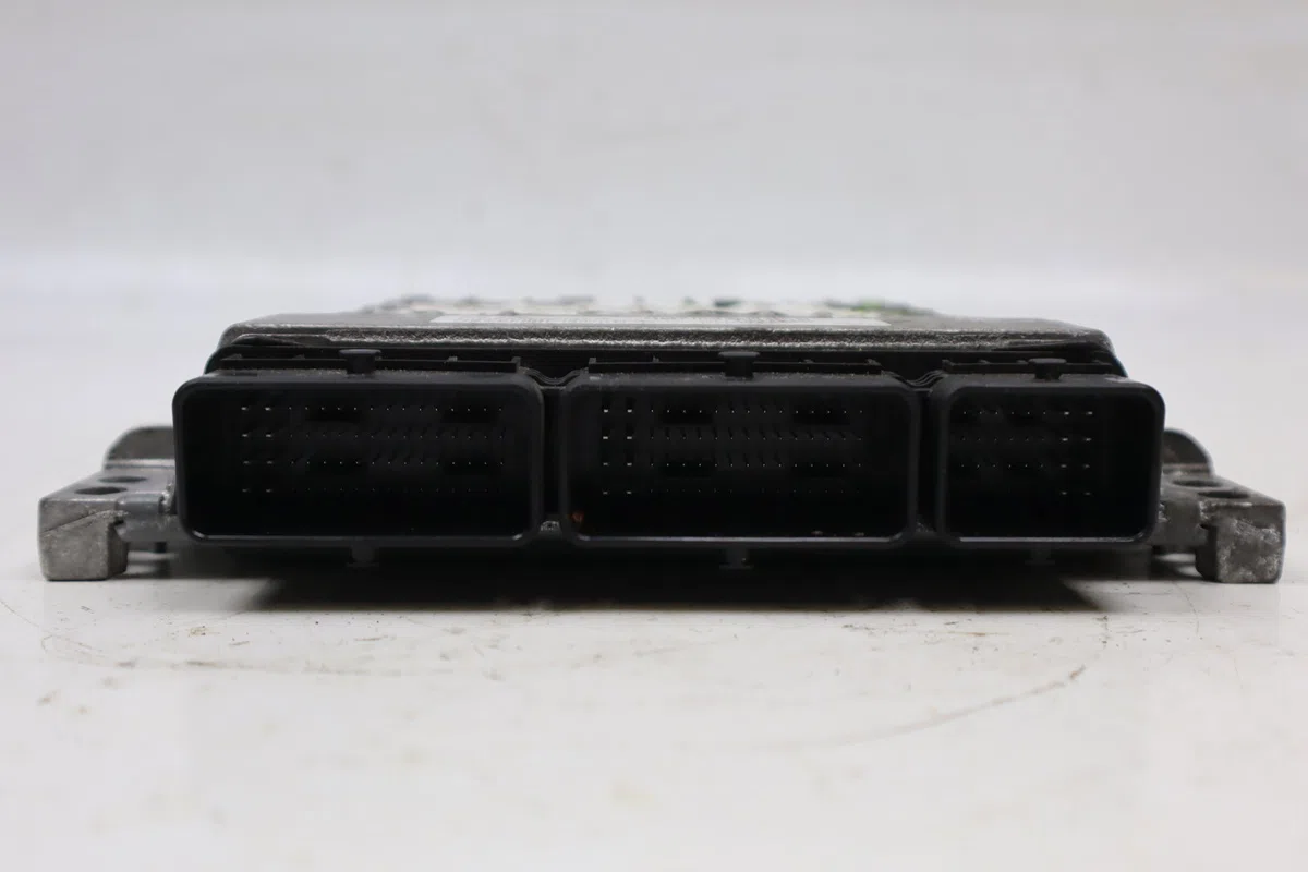 Calculateur moteur Renault SCÉNIC III (JZ0-1_) 1.5 dci (2009) 5 portes occasion — photo 2