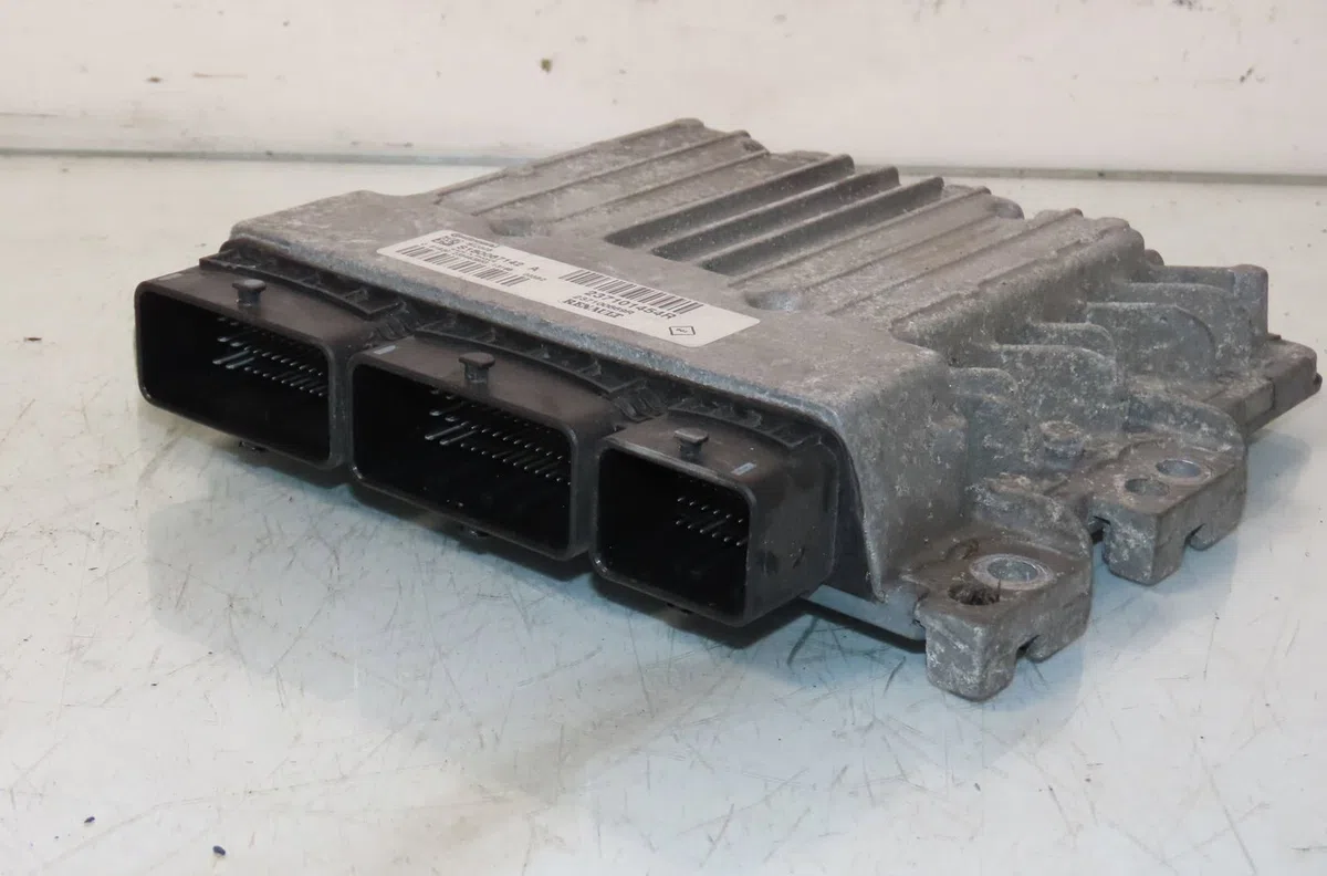 Calculateur moteur Renault SCÉNIC III (JZ0-1_) 1.5 dci (jz02, jz0r) (2010) occasion