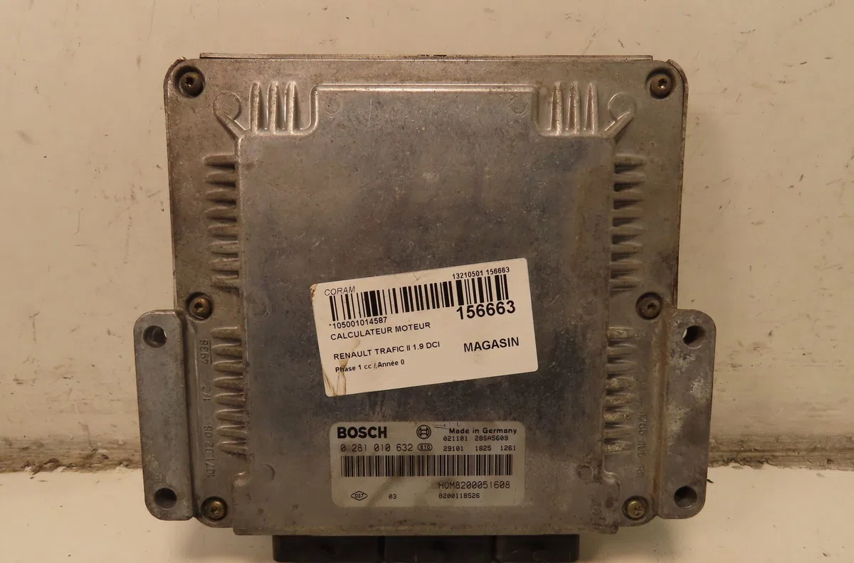 Calculateur moteur Renault TRAFIC II Camionnette (FL) 1.9 dci 100 (fl0c) (2001-2006) occasion — photo 2