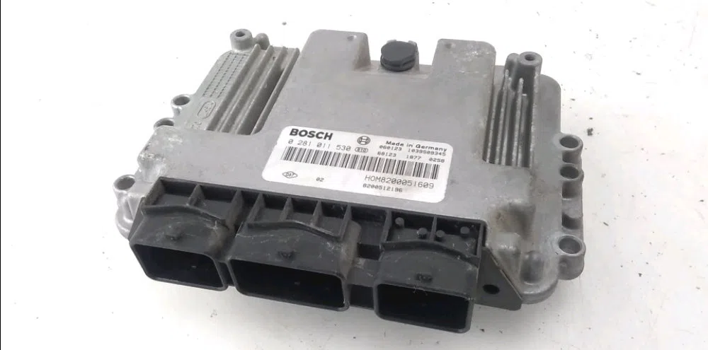 Calculateur moteur Renault TRAFIC II Camionnette (FL) 1.9 dci 80 (fl0b) (2001-2006) occasion — photo 4