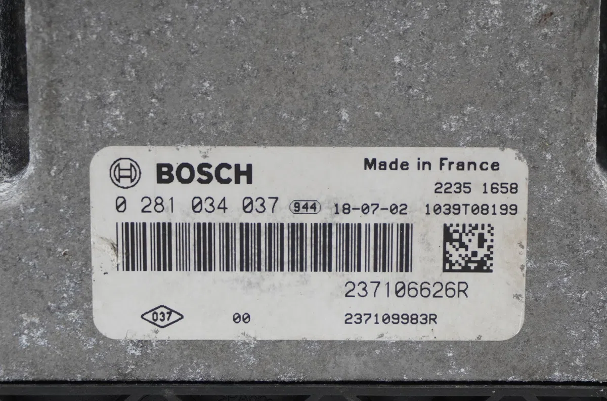 Calculateur moteur RENAULT TRAFIC III  1.6 DCI 145ch occasion — photo 3