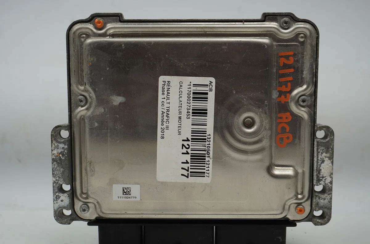 Calculateur moteur RENAULT TRAFIC III  1.6 DCI 145ch occasion — photo 4