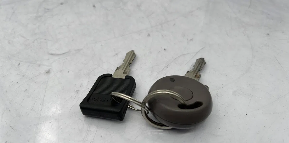 Calculateur moteur RENAULT TWINGO 1 PHASE 1 occasion — photo 3