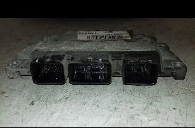 Calculateur moteur Renault TWINGO II (CN0_) 1.2 turbo (cn0c, cn0f) (2007-2014) occasion — photo 2