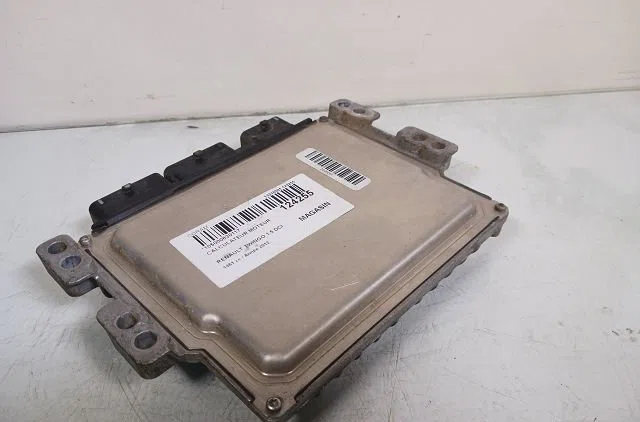 Calculateur moteur Renault TWINGO II (CN0_) 1.5 dci 90 (2010) occasion