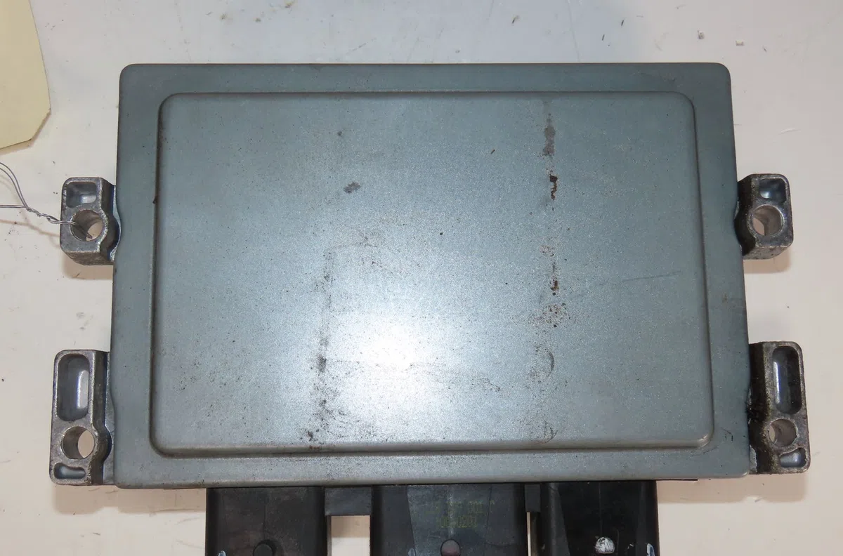 Calculateur moteur Renault WIND (E4M_) 1.2 (e4mf) (2010) occasion