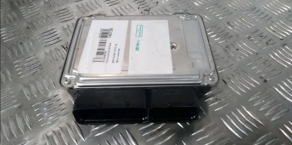 Calculateur moteur Seat ALTEA (5P1) 1.9 tdi (2004) 5 portes occasion — photo 2