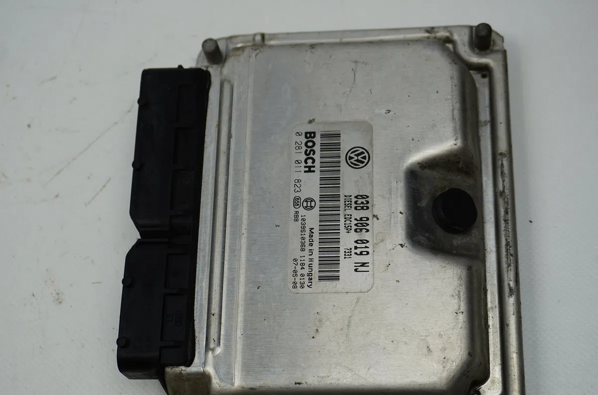 Calculateur moteur Seat IBIZA III (6L1) 1.9 tdi (2002-2009) occasion
