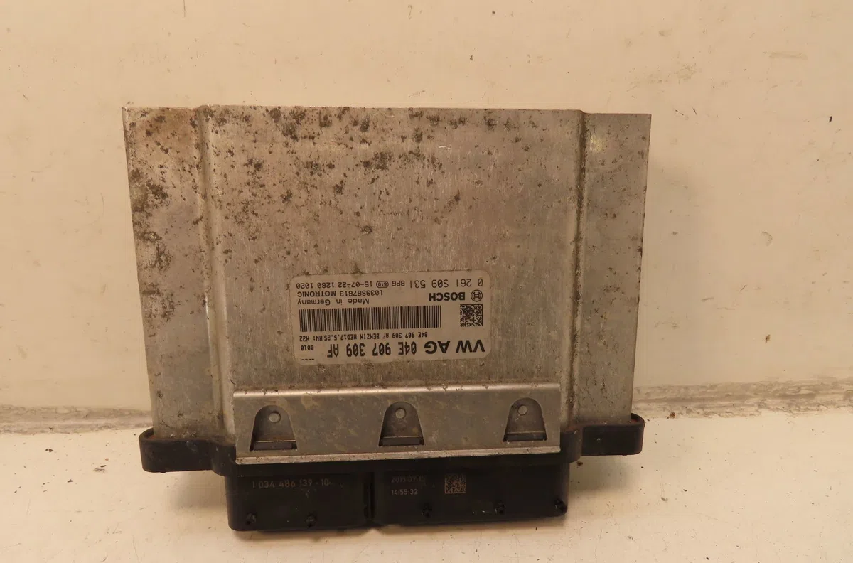 Calculateur moteur Seat IBIZA IV (6J5, 6P1) 1.2 tsi (2010-2012) occasion — photo 2