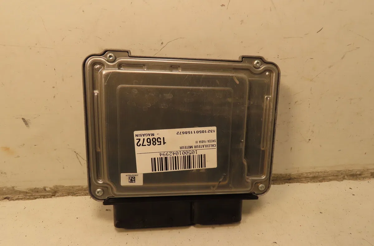 Calculateur moteur Skoda FABIA III (NJ3) 1.0 tsi (2014-2021) occasion — photo 2