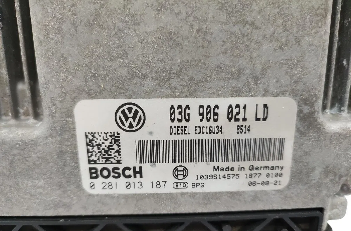 Calculateur moteur SKODA OCTAVIA 2 PHASE 1 occasion — photo 4