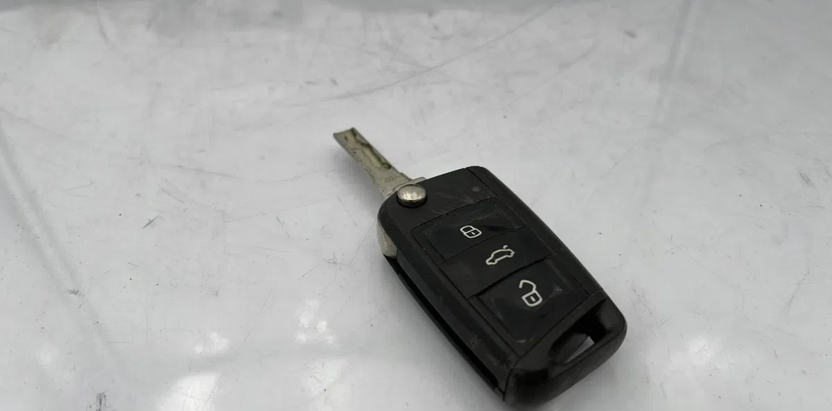 Calculateur moteur SKODA OCTAVIA 3 PHASE 1 occasion — photo 4