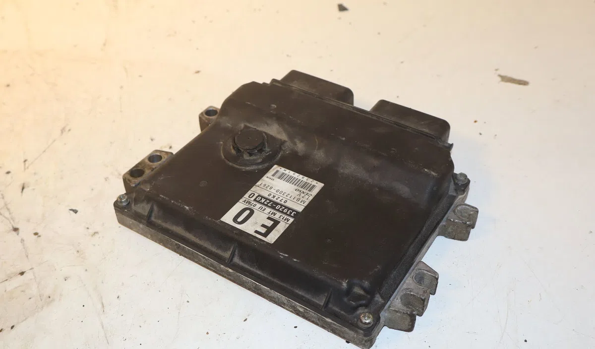 Calculateur moteur Suzuki SWIFT III (MZ, EZ) 1.3 (rs 413) (2005) occasion — photo 3