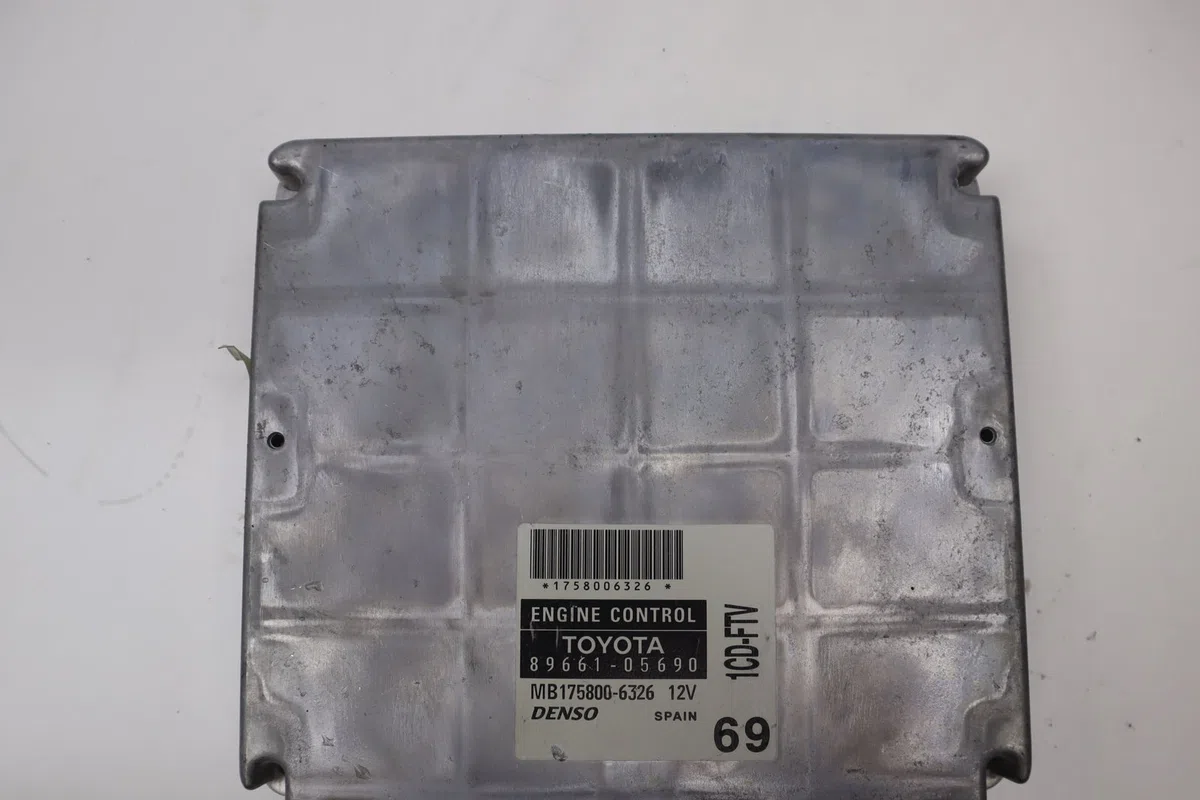 Calculateur moteur Toyota AVENSIS (_T25_) 2.0 d-4d (cdt250_) (2003-2008) occasion