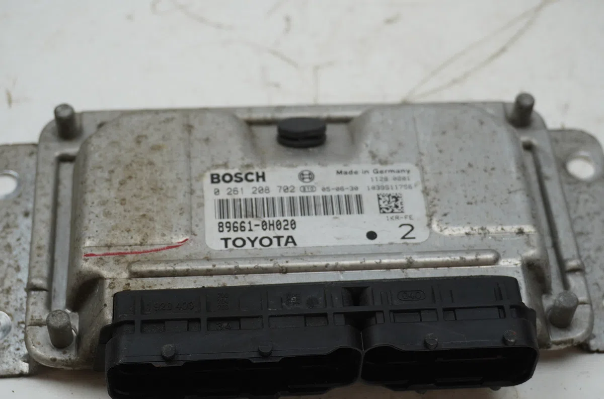 Calculateur moteur Toyota AYGO (_B1_) 1.0 (kgb10_) (2005-2014) 5 portes occasion — photo 2