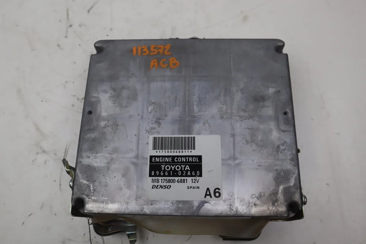 Calculateur moteur Toyota COROLLA (_E12_) 2.0 d-4d (cde120r_, cde120l_) (2002-2006) occasion