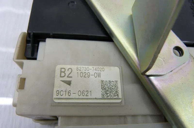 Calculateur moteur TOYOTA IQ occasion — photo 3