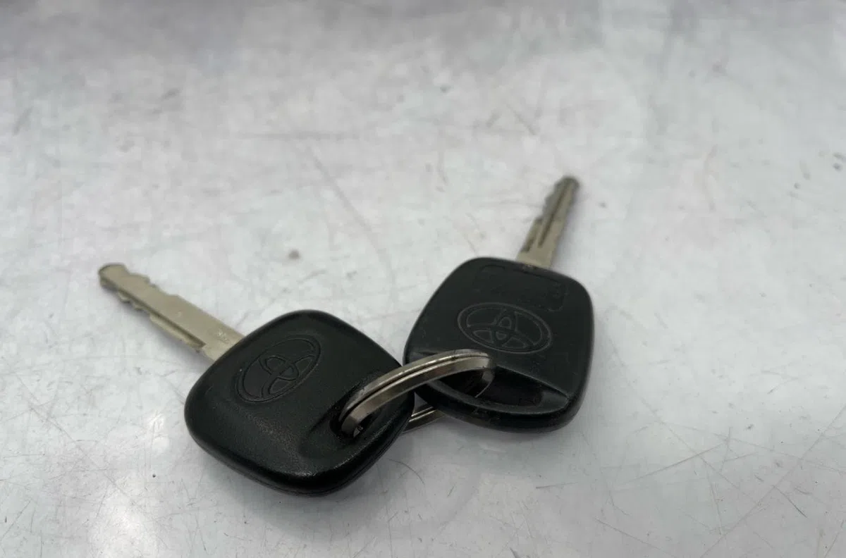Calculateur moteur TOYOTA YARIS 2 PHASE 2 occasion — photo 2