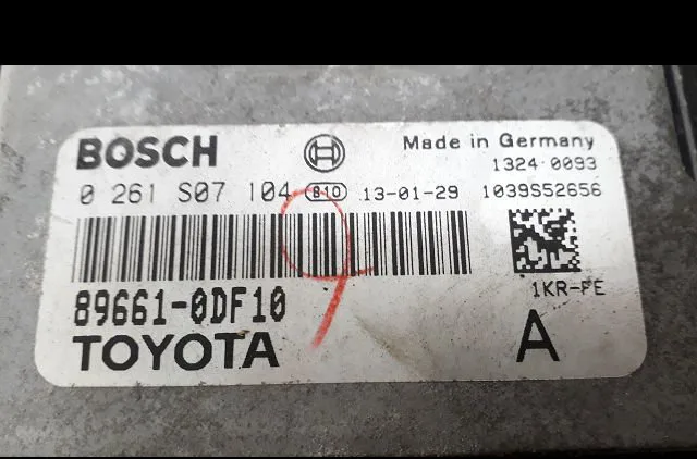 Calculateur moteur Toyota YARIS (_P13_) 1.0 (ksp130_) (2010) occasion