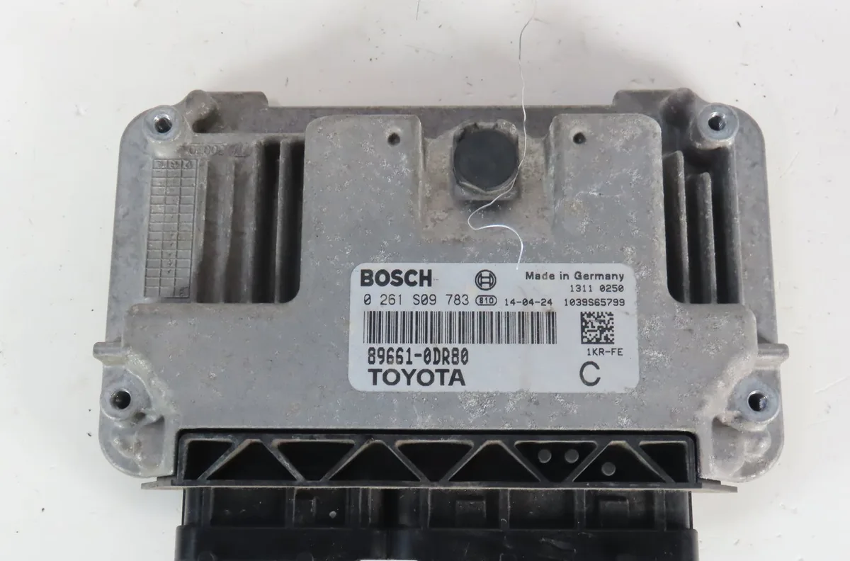 Calculateur moteur Toyota YARIS (_P13_) 1.0 (ksp130_) (2010) occasion