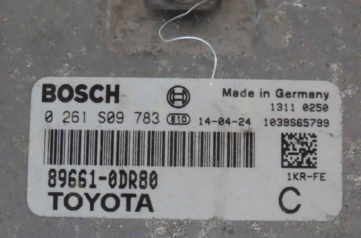 Calculateur moteur Toyota YARIS (_P13_) 1.0 (ksp130_) (2010) occasion — photo 2