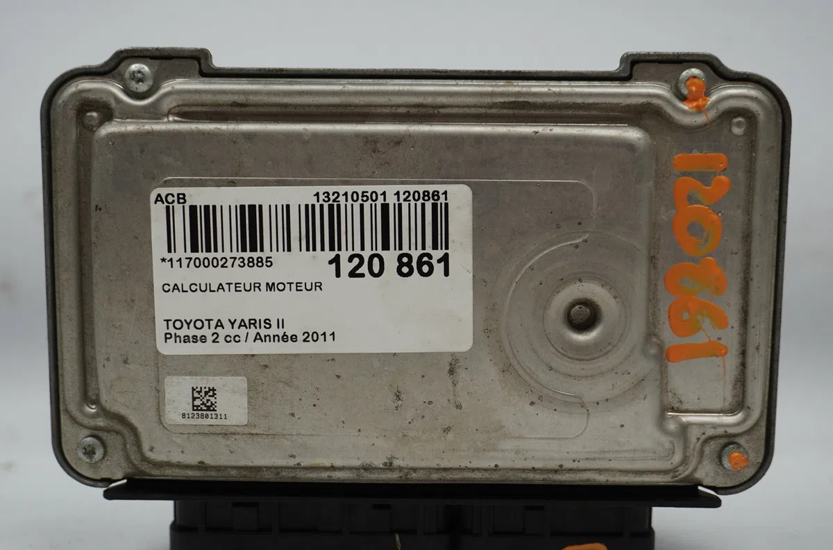 Calculateur moteur Toyota YARIS (_P9_) 1.0 vvt-i (ksp90_) (2005-2011) 5 portes occasion — photo 4