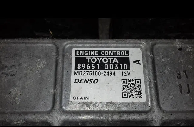 Calculateur moteur Toyota YARIS (_P9_) 1.3 vvt-i (scp90_) (2005-2010) occasion