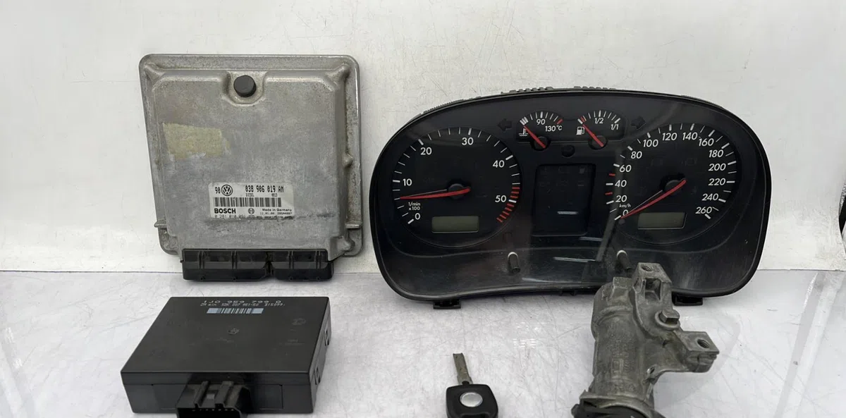 Calculateur moteur VOLKSWAGEN GOLF 4 occasion — photo 2