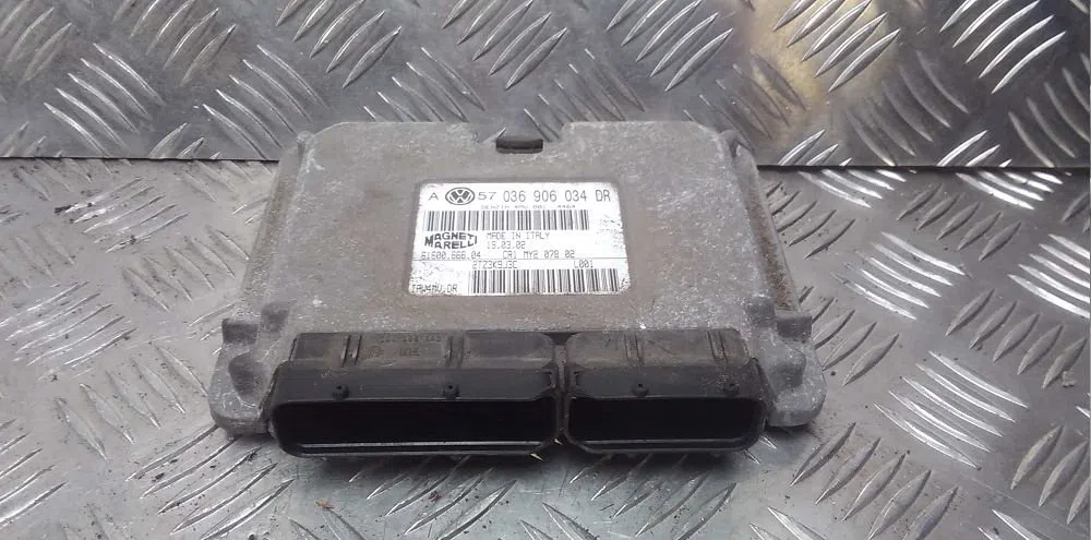 Calculateur moteur Volkswagen GOLF IV (1J1) 1.6 16v (2000-2005) occasion