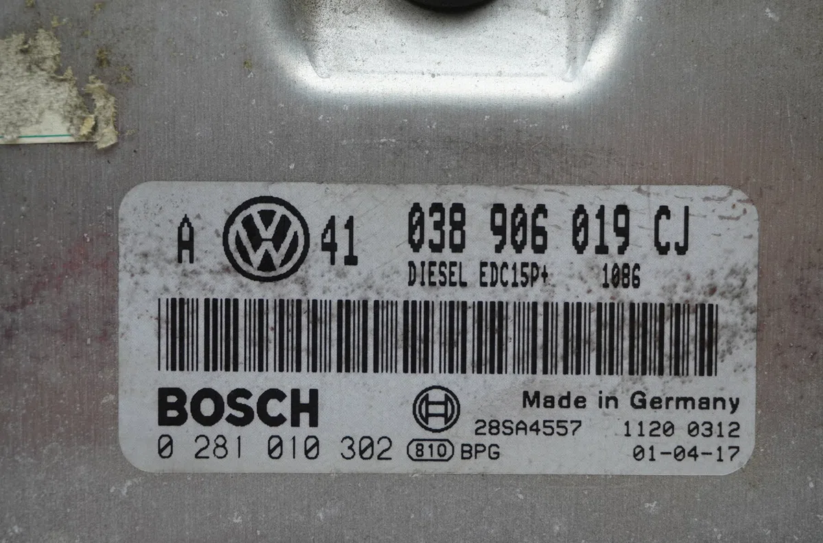 Calculateur moteur Volkswagen GOLF IV (1J1) 1.9 tdi (1997-2004) occasion — photo 2