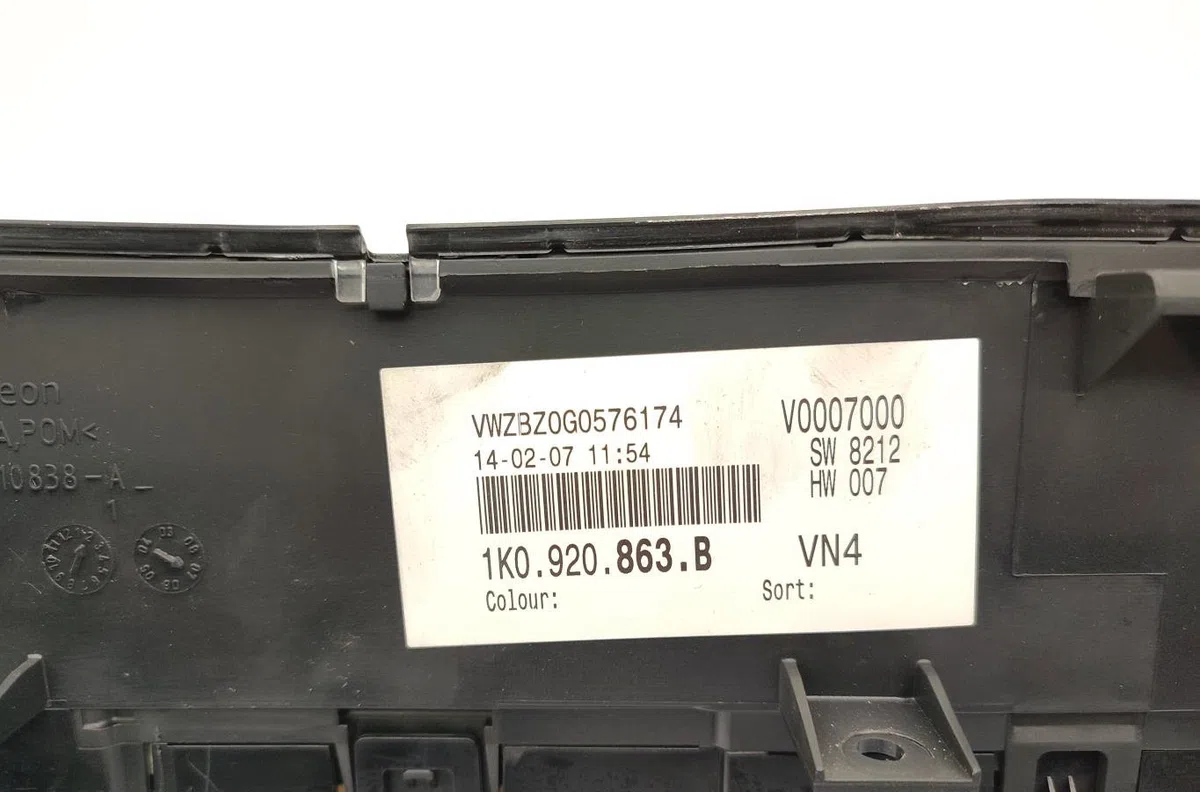 Calculateur moteur VOLKSWAGEN GOLF PLUS PHASE 1 occasion — photo 2