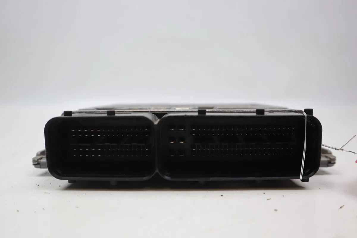 Calculateur moteur Volkswagen GOLF PLUS V (5M1, 521) 1.6 tdi (2009-2013) 5 portes occasion