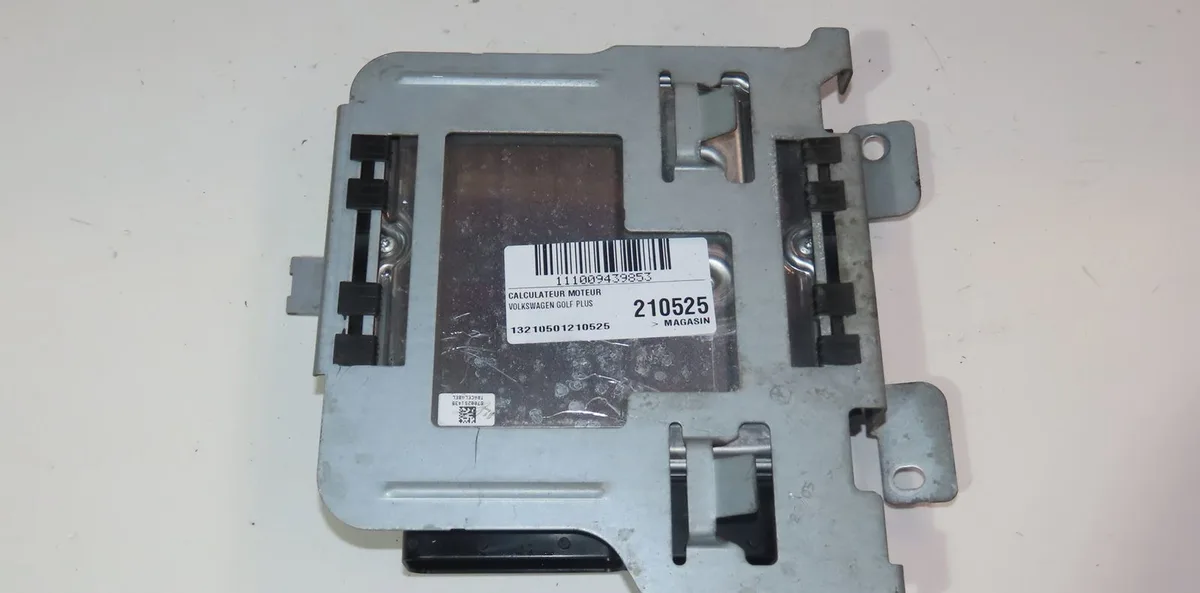 Calculateur moteur Volkswagen GOLF PLUS V (5M1, 521) 1.9 tdi (2005-2009) 5 portes occasion