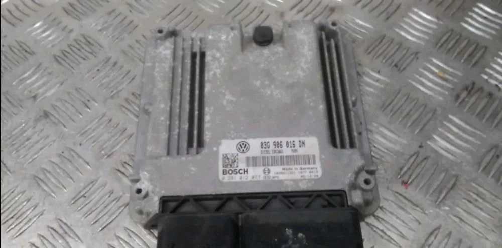 Calculateur moteur Volkswagen GOLF PLUS V (5M1, 521) 2.0 tdi 16v (2005-2013) 5 portes occasion