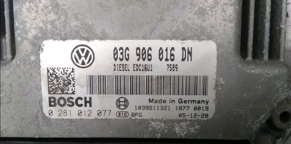Calculateur moteur Volkswagen GOLF PLUS V (5M1, 521) 2.0 tdi 16v (2005-2013) 5 portes occasion — photo 2