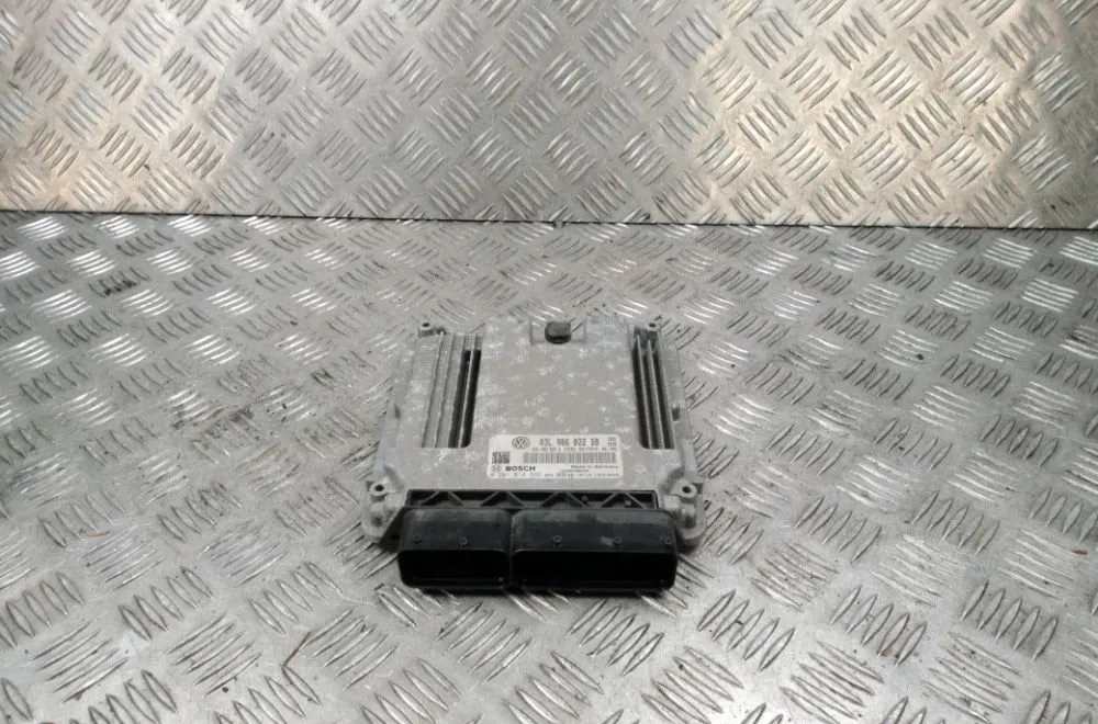 Calculateur moteur Volkswagen GOLF PLUS V (5M1, 521) 2.0 tdi 16v (2005-2013) 5 portes occasion — photo 2